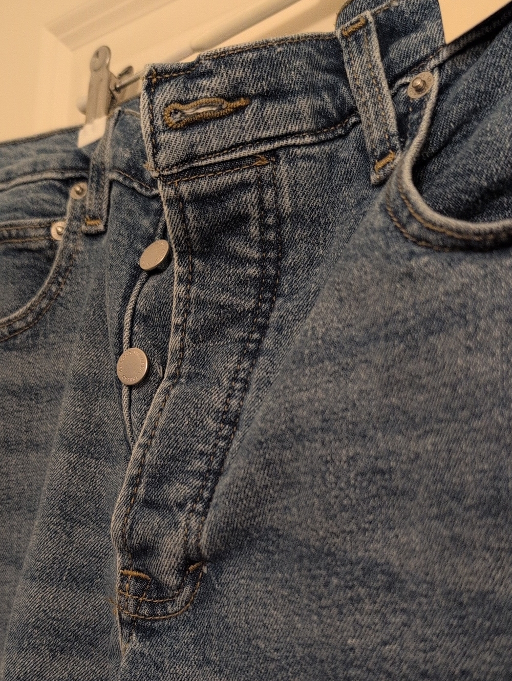 NWT Universal Thread Mid Rise 80's Slim Jeans Light Wash Size 14 - Picture 6 of 7